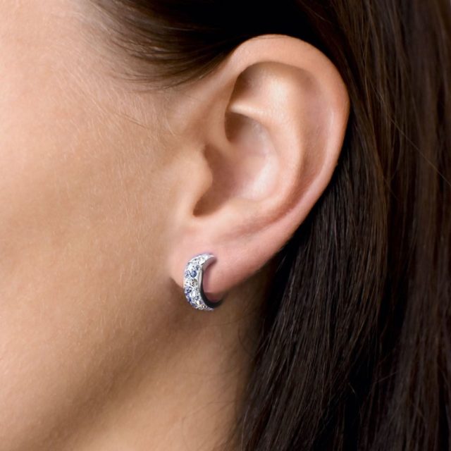 Stříbrné náušnice kruhy s krystaly Swarovski fialový půlkruh 31118.3 Violet