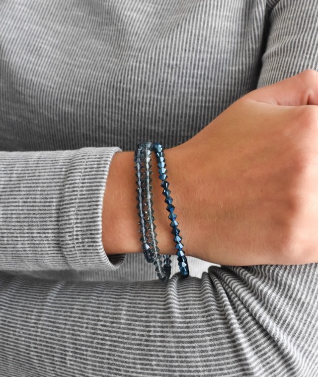 Náramek se Swarovski krystaly modrý 33081.5 metalic denim