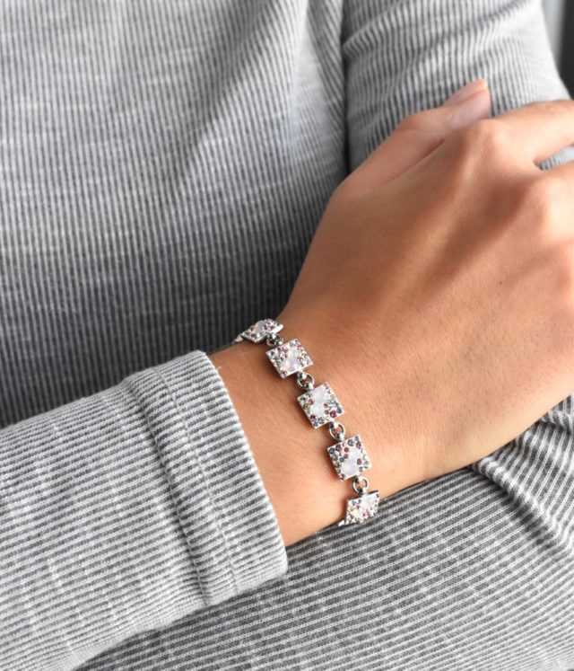 Stříbrný náramek se Swarovski krystaly růžový 33047.3