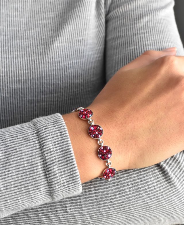 Stříbrný náramek se Swarovski krystaly červený 33048.3 cherry