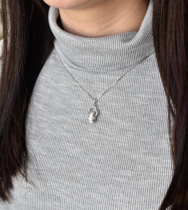Stříbrný přívěsek s krystaly Swarovski bílé srdce 34240.1