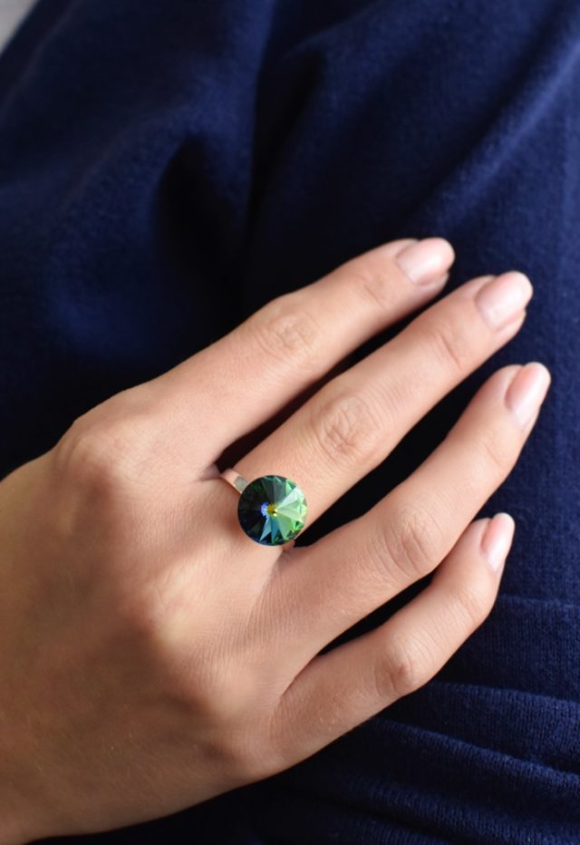 Stříbrný prsten s krystaly zelený 35018.5 vitrail medium