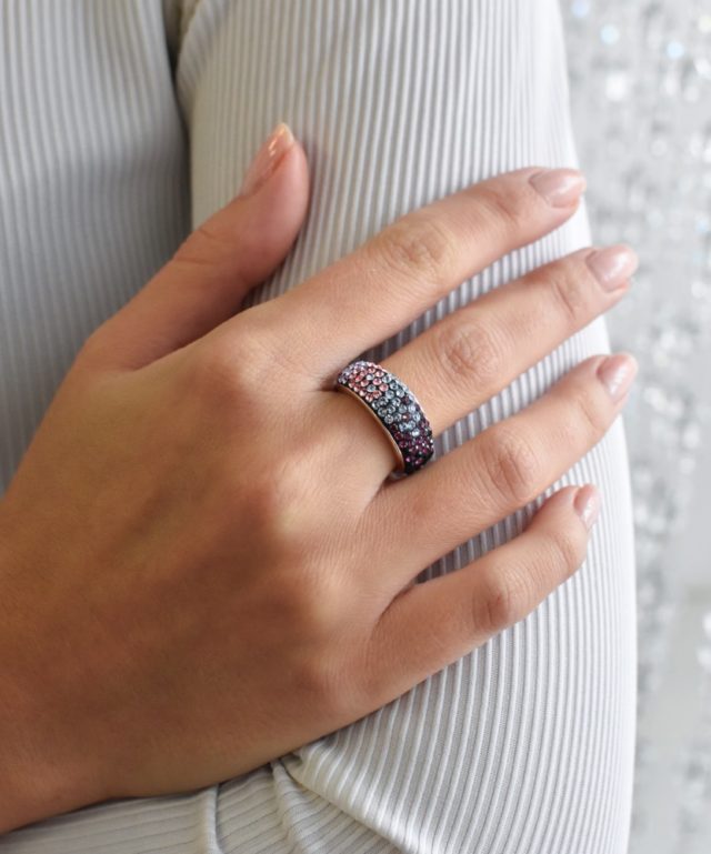 Stříbrný prsten s krystaly Swarovski mix barev fialová 35027.3
