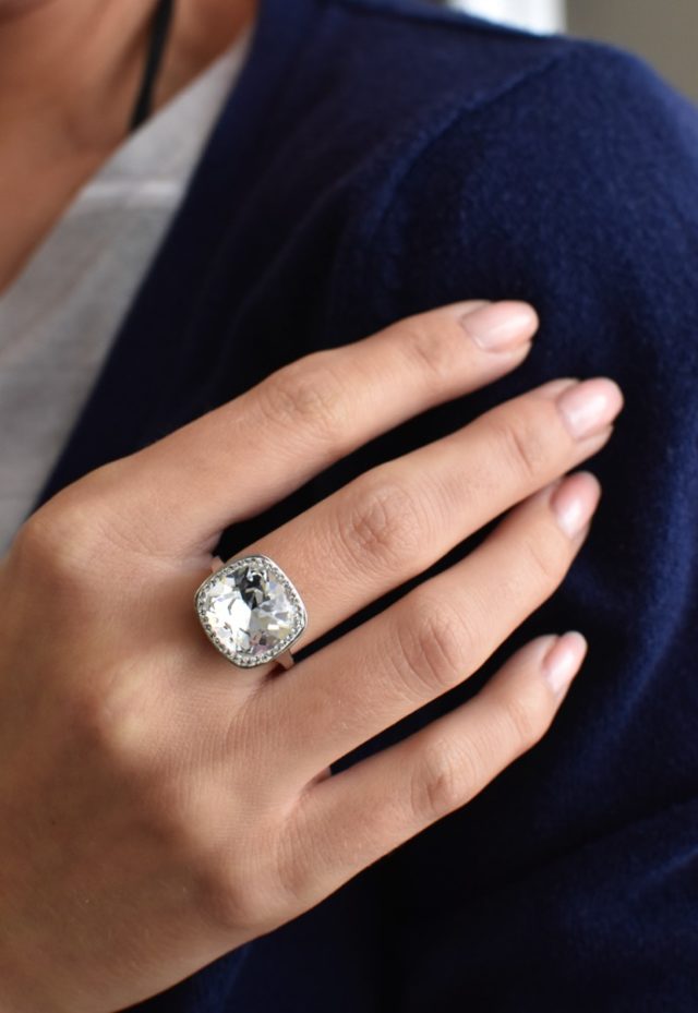 Stříbrný prsten 35037.1 crystal