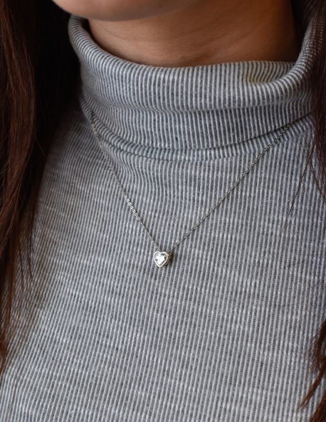 Stříbrný náhrdelník se zirkonem bílé srdce 12020.1